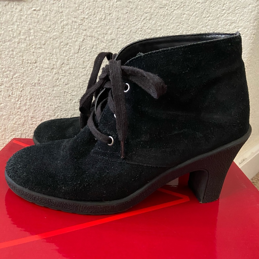 Aerosoles Black Suede Lace-Up Ankle Boots